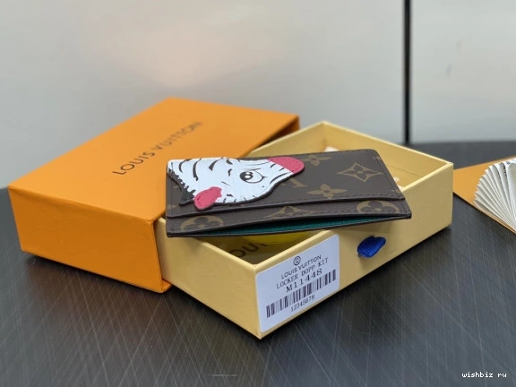 WIS HOLDER-11*7*0.5cm CARD LOUIS VUITTON 0228